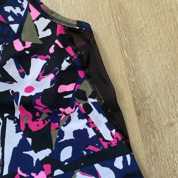 Lululemon Floral print Fast Lane Singlet Tank Top Pop Cut Boom Juice Multi Black - Picture 9 of 9